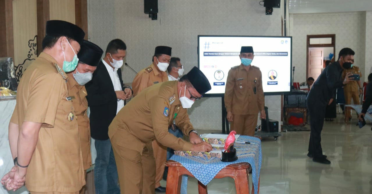 Bupati Kaur teken MoU PemKab Kaur - PT. Telkom Indonesia